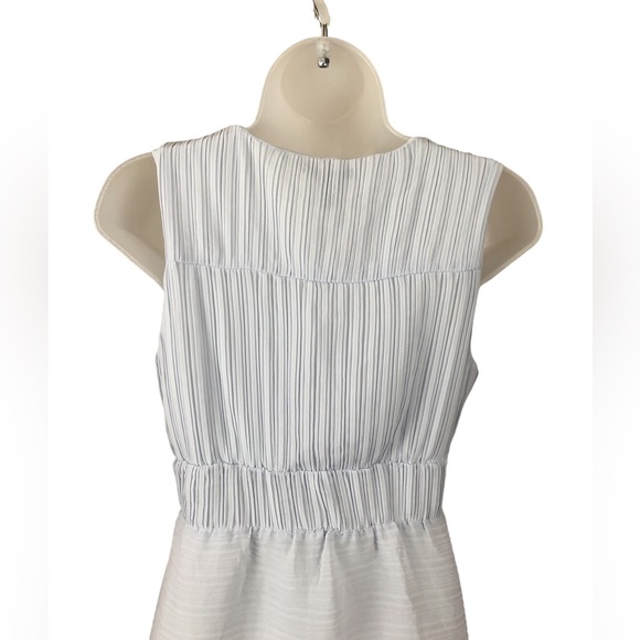 DRESS - Women's H&M Light Baby Blue Gauzy Sleeveless Textured Sundress. Size 6 - Picture 4 of 14